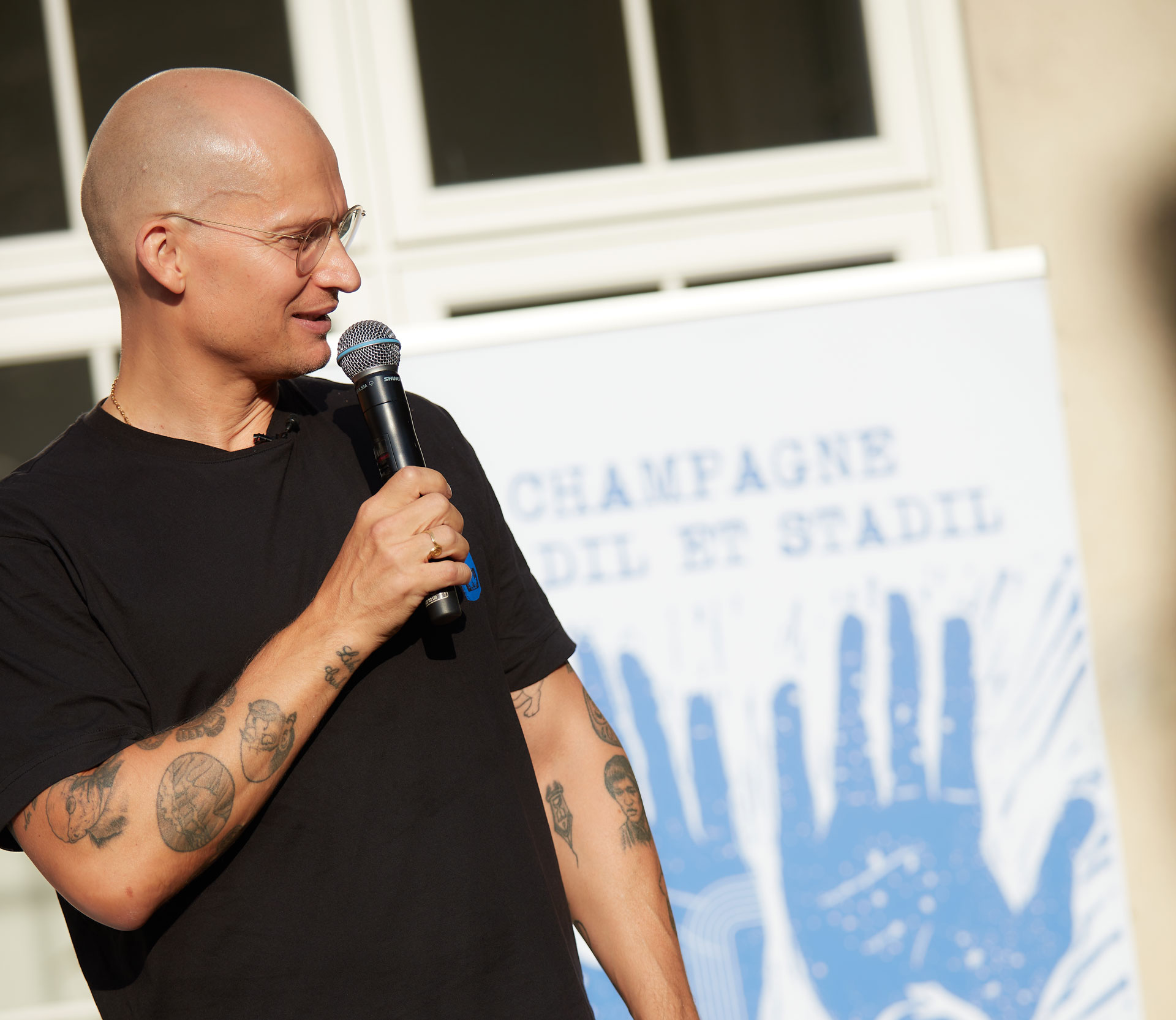 Champagne launch; LE NON MOI